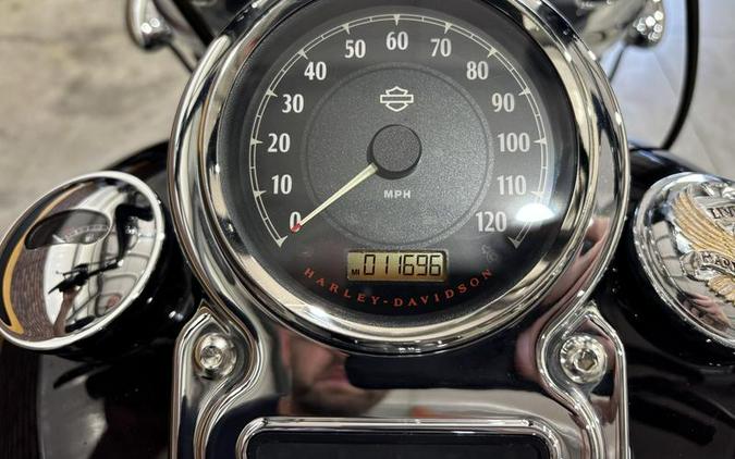 2014 Harley-Davidson® FLD - Dyna® Switchback™