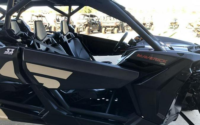 2021 Can-Am® Maverick X3 MAX RS Turbo R Desert Tan & Carbon Black
