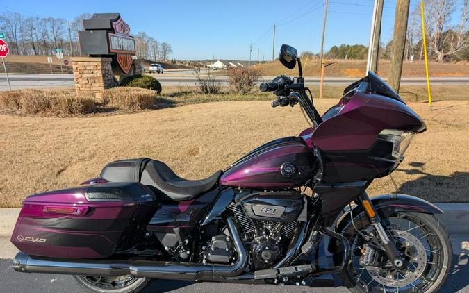 2025 Harley-Davidson® CVO™ Road Glide® Poison Berry