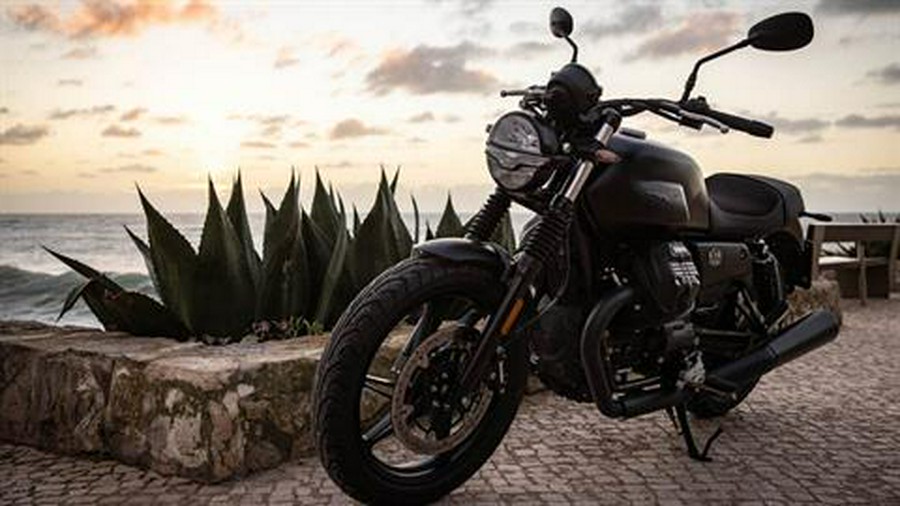 2021 Moto Guzzi V7 Stone E5