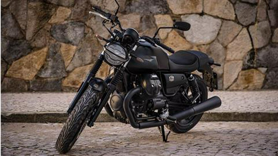 2021 Moto Guzzi V7 Stone E5