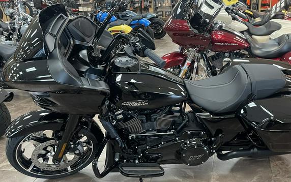 2024 Harley-Davidson Road Glide® Vivid Black