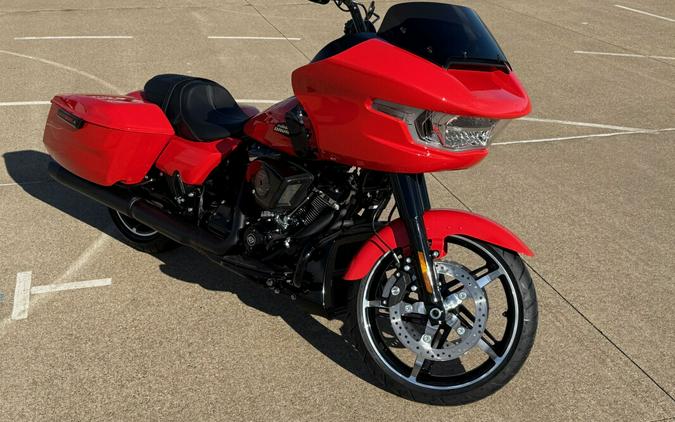 2026 Harley-Davidson® Road Glide® Blood Orange - Black