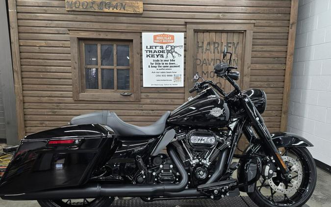 2025 Harley-Davidson® Road King™ Special VIVID BLACK/BLK TRIM