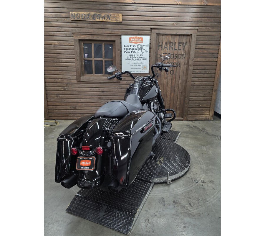 2025 Harley-Davidson® Road King™ Special – Blacked-Out Touring