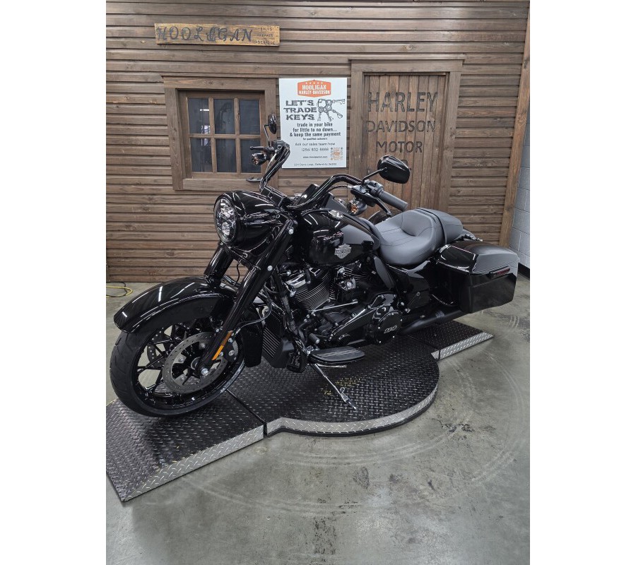 2025 Harley-Davidson® Road King™ Special – Blacked-Out Touring