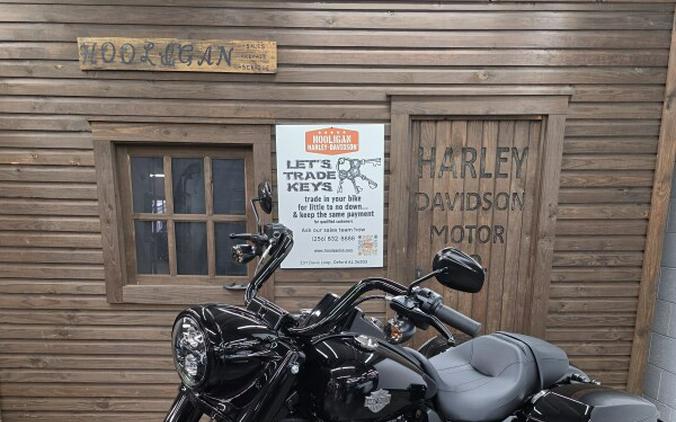 2025 Harley-Davidson® Road King™ Special VIVID BLACK/BLK TRIM