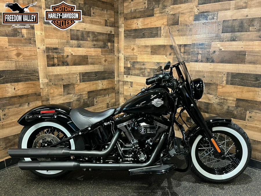 2017 Harley-Davidson® Softail Slim® S Vivid Black FLSS