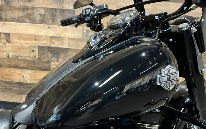 2017 Harley-Davidson® Softail Slim® S Vivid Black FLSS