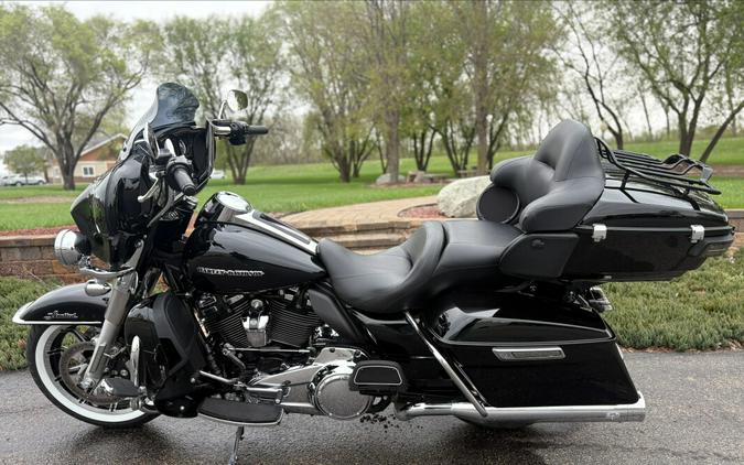2018 Harley-Davidson® Ultra Limited Vivid Black