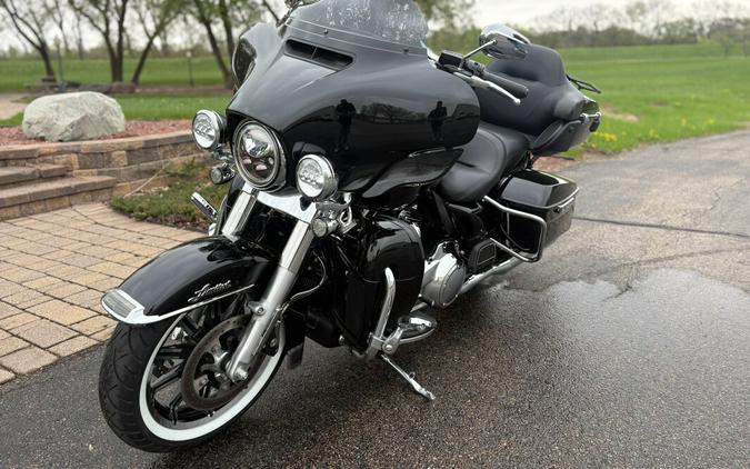 2018 Harley-Davidson® Ultra Limited Vivid Black
