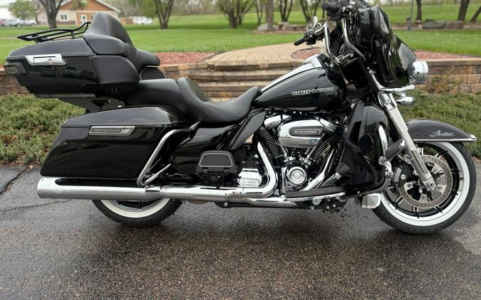 2018 Harley-Davidson® Ultra Limited Vivid Black