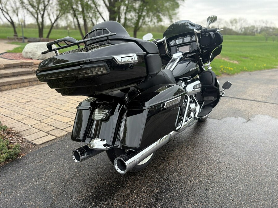 2018 Harley-Davidson® Ultra Limited Vivid Black
