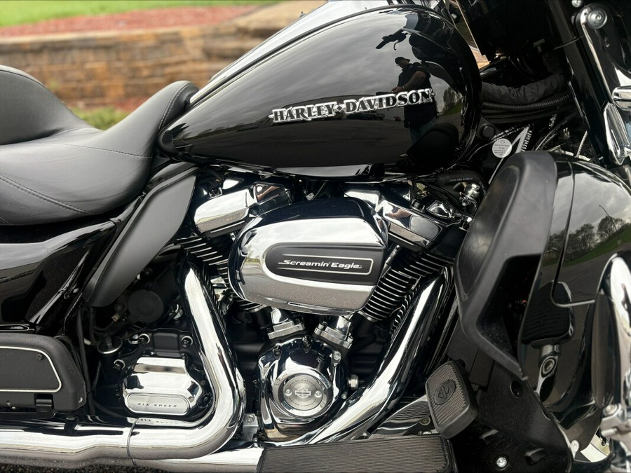 2018 Harley-Davidson® Ultra Limited Vivid Black
