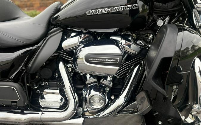 2018 Harley-Davidson® Ultra Limited Vivid Black