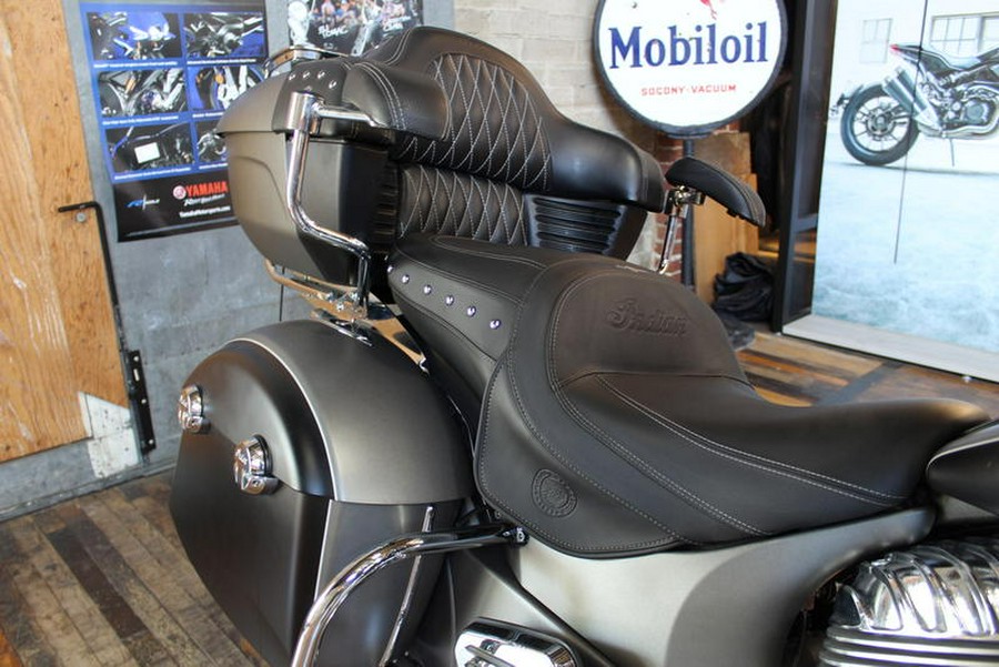 2020 Indian Motorcycle® Roadmaster® Titanium Smoke/Thunder Black Smoke