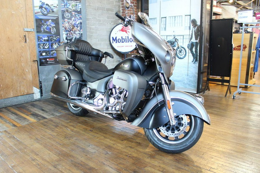 2020 Indian Motorcycle® Roadmaster® Titanium Smoke/Thunder Black Smoke