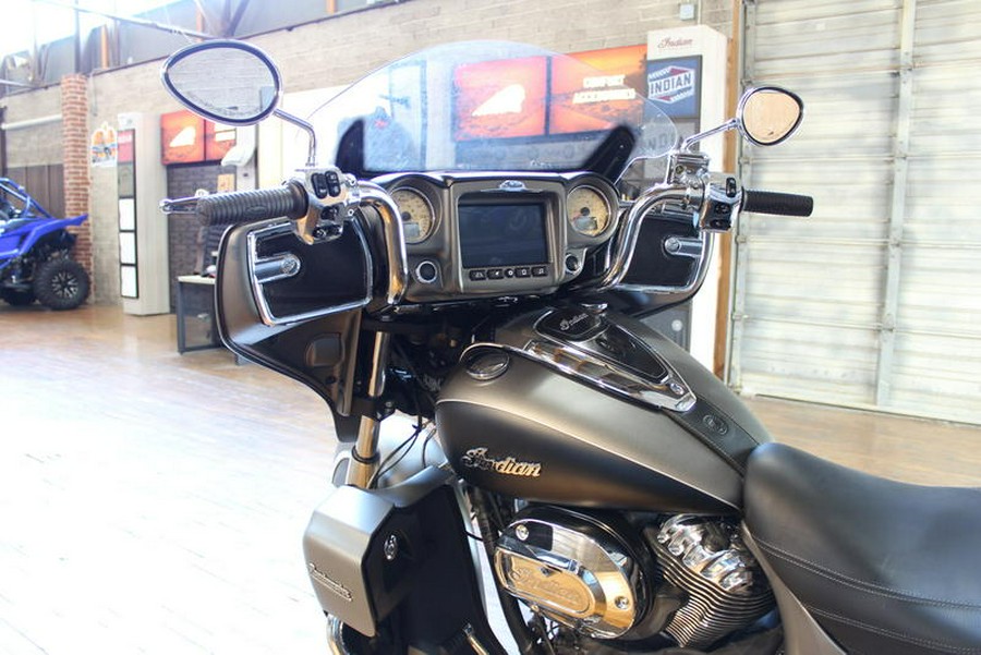2020 Indian Motorcycle® Roadmaster® Titanium Smoke/Thunder Black Smoke