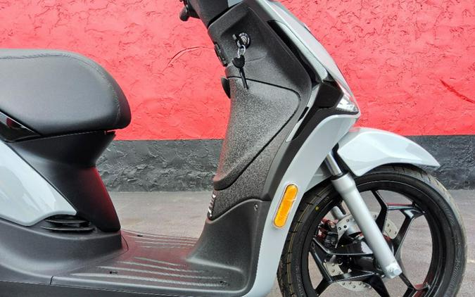2025 Piaggio Liberty 50 S