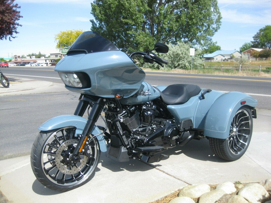 2024 Harley-Davidson Road Glide 3 Sharkskin Blue