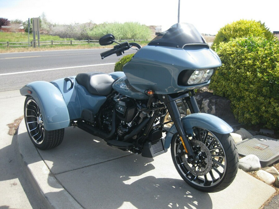 2024 Harley-Davidson Road Glide 3 Sharkskin Blue