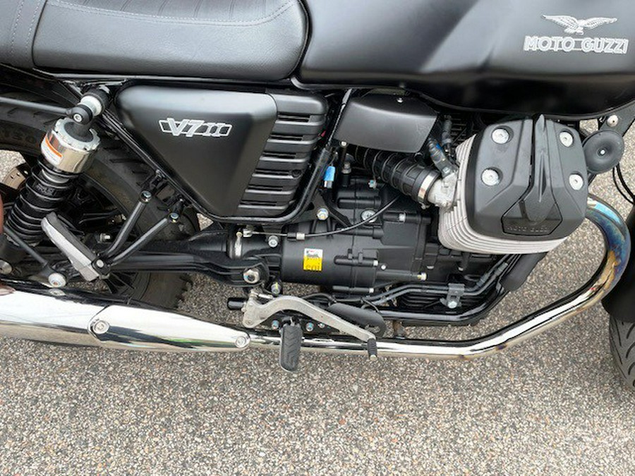 2016 Moto Guzzi V7 II Stone ABS