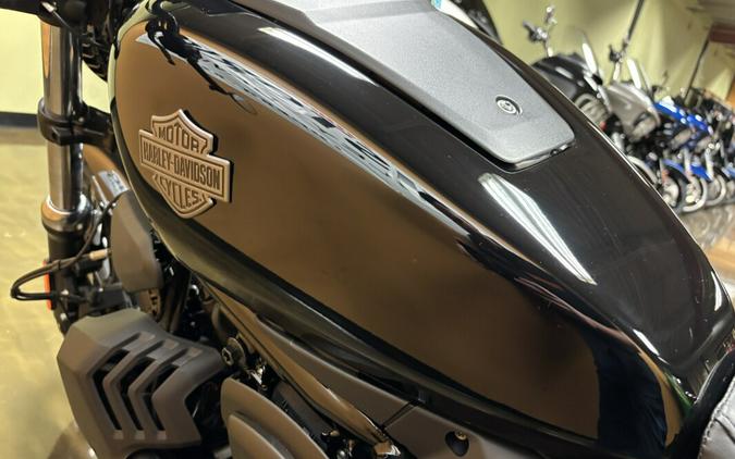 RH975 2025 Nightster™