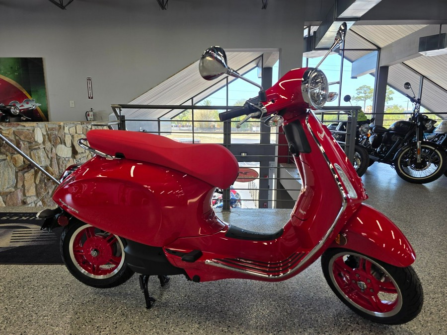 2025 Vespa Elettrica Red 70