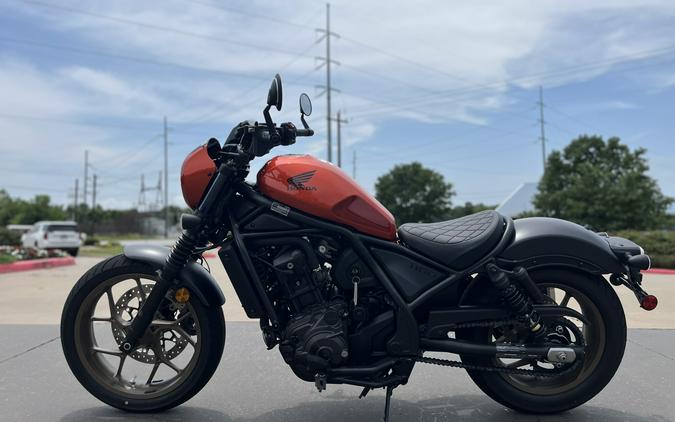 2025 Honda Rebel® CMX1100S ORANGE 000271