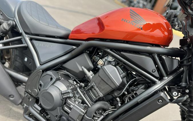 2025 Honda Rebel® CMX1100S ORANGE 000271