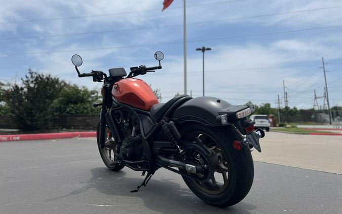 2025 Honda Rebel® CMX1100S ORANGE 000271