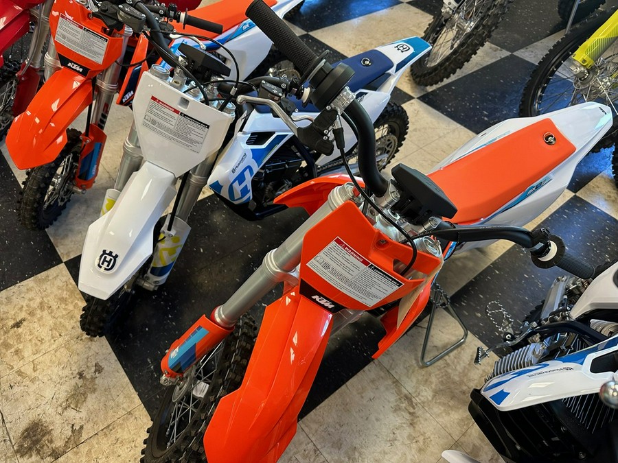 2024 KTM SX-E 3