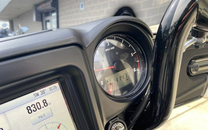 2021 Indian Motorcycle® Roadmaster® Dark Horse®