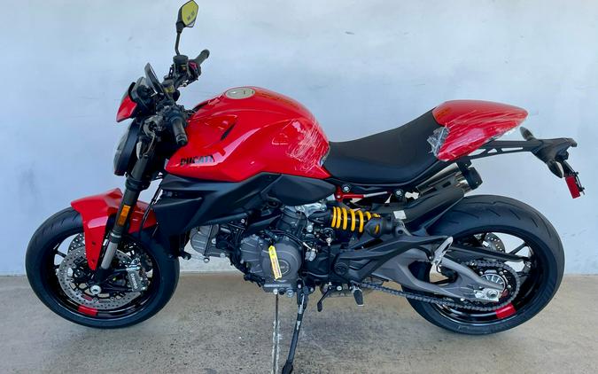 2026 Ducati MONSTER PLUS