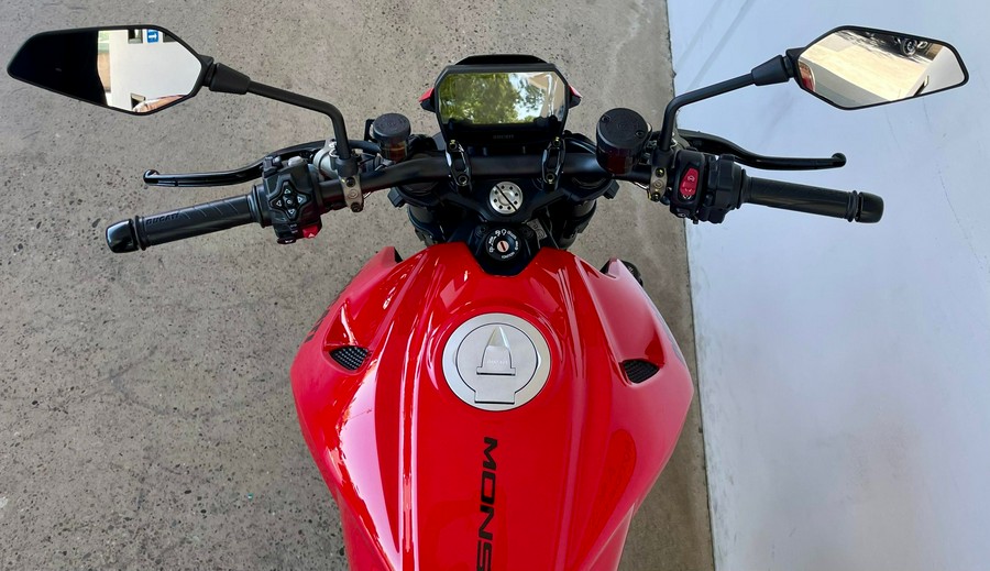 2026 Ducati MONSTER PLUS
