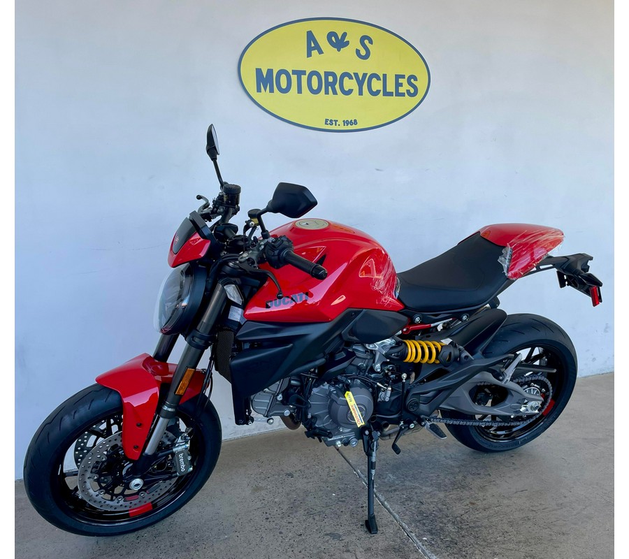2026 Ducati MONSTER PLUS