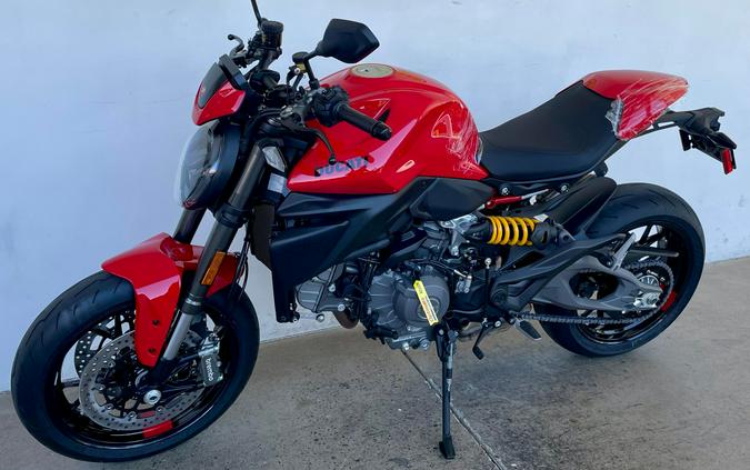 2026 Ducati MONSTER PLUS