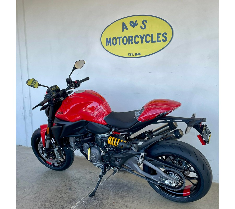 2026 Ducati MONSTER PLUS