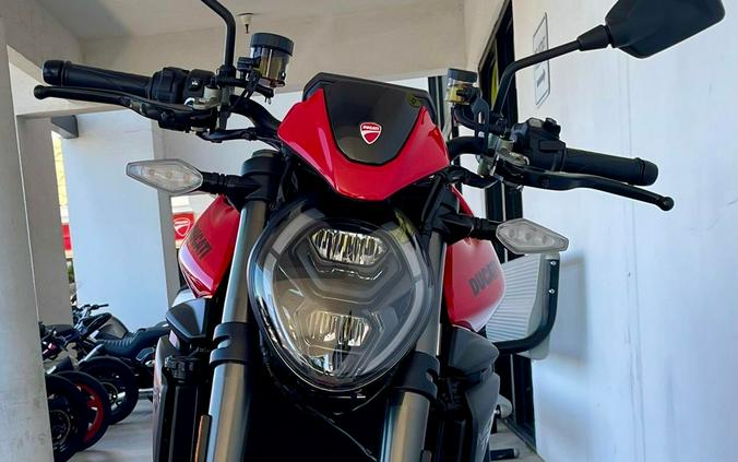 2026 Ducati MONSTER PLUS