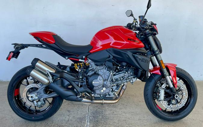 2026 Ducati MONSTER PLUS