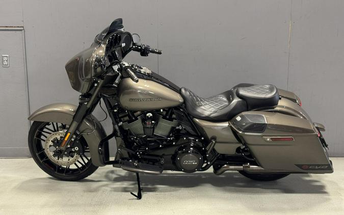 FLHXSE 2021 CVO™ Street Glide®