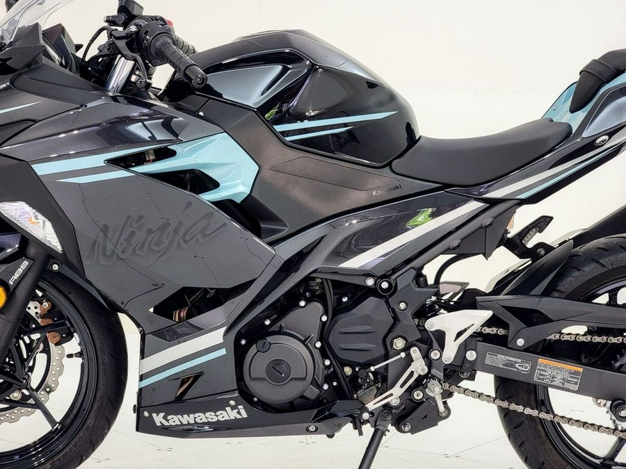 2020 Kawasaki Ninja® 400 ABS Spark Black/ Magnetic Dark Gray/ Phantom Blue