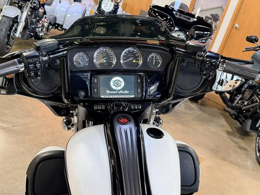 2016 Harley-Davidson® FLHXSE - CVO™ Street Glide®