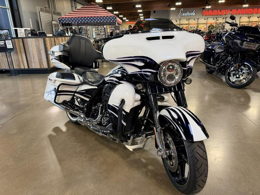 2016 Harley-Davidson® FLHXSE - CVO™ Street Glide®