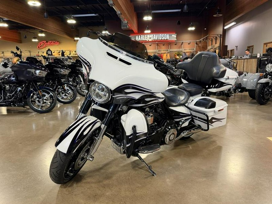 2016 Harley-Davidson® FLHXSE - CVO™ Street Glide®