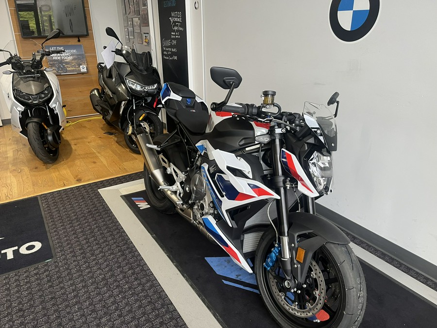 2024 BMW M 1000 R