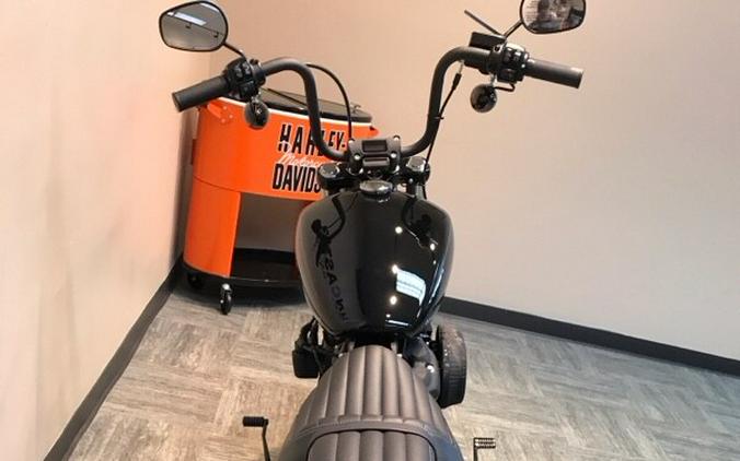 2024 Harley-Davidson® Street Bob® 114 Vivid Black