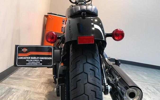 2024 Harley-Davidson® Street Bob® 114 Vivid Black