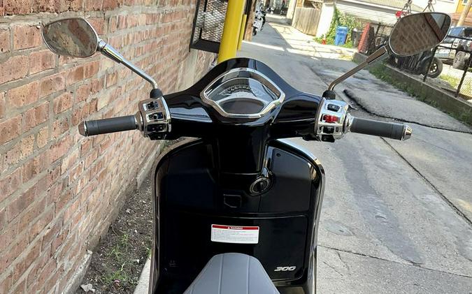 2023 Vespa GTS 300