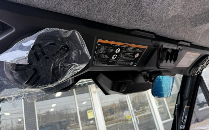 2026 Can-Am® Defender MAX Limited HD11